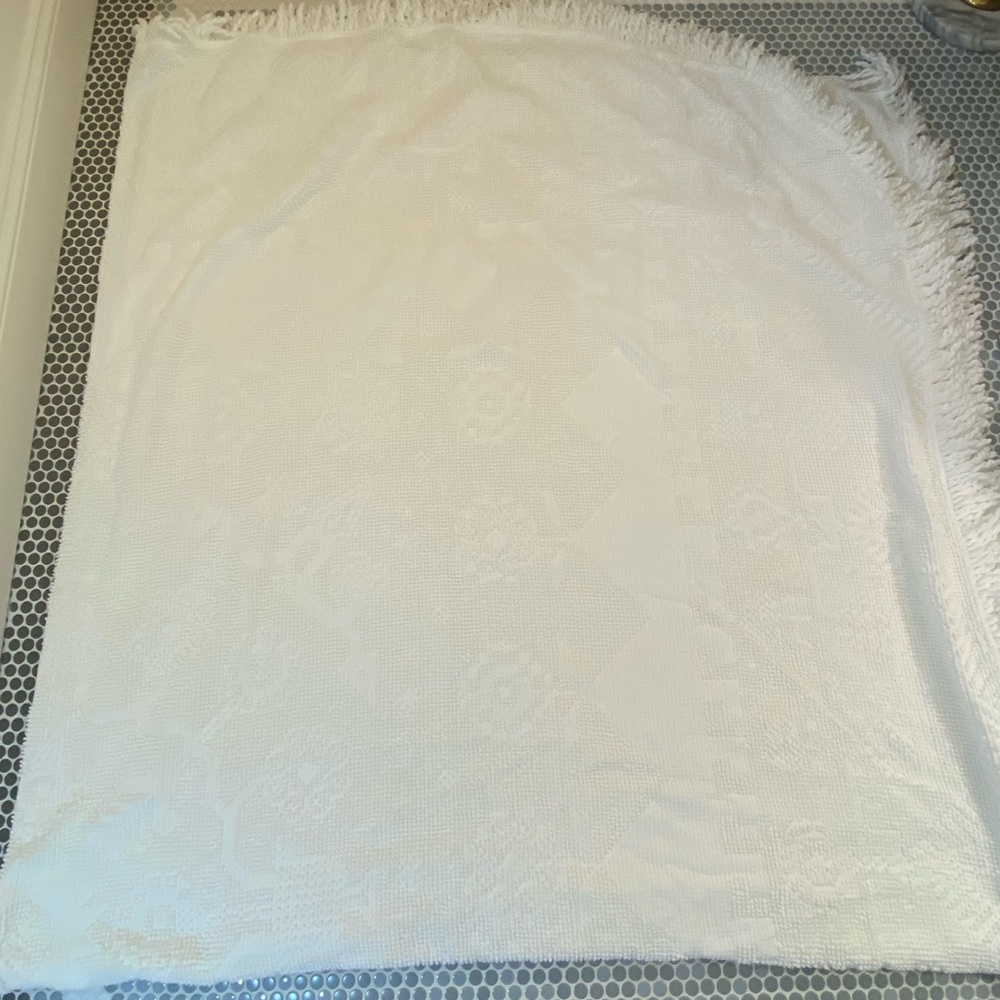 Bates of Maine Queen Elizabeth Cotton Matelasse King Size Bedspread White Cotton - Picture 5 of 16